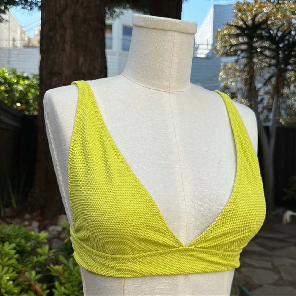 Laya Swim QUEEN TOP - LIME PIKE - Picture 2 of 4